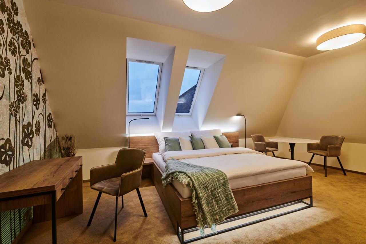 Hotel Alfred A Hermina 奥洛穆茨 外观 照片