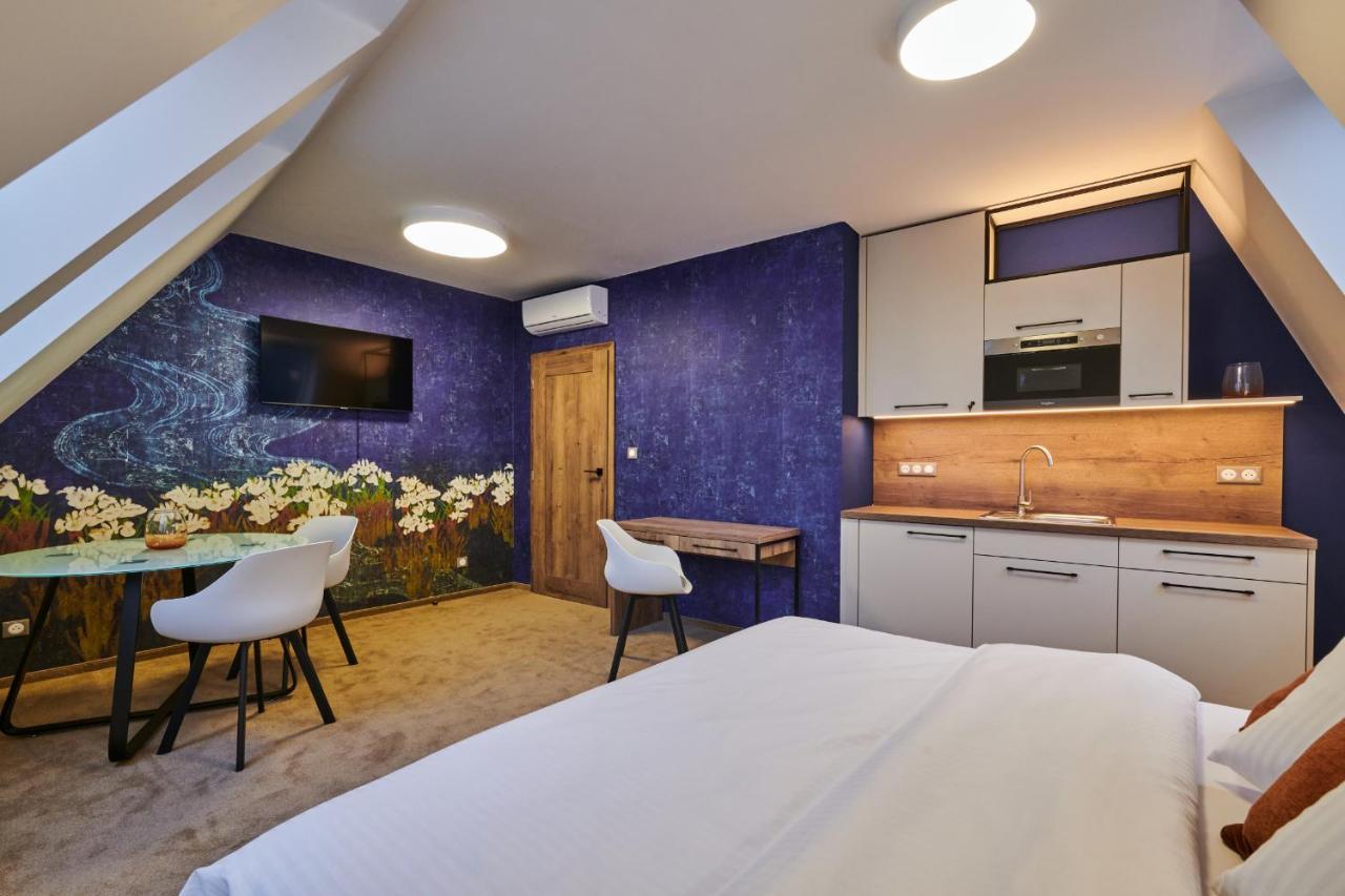 Hotel Alfred A Hermina 奥洛穆茨 外观 照片